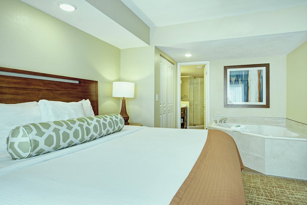 royal vista3