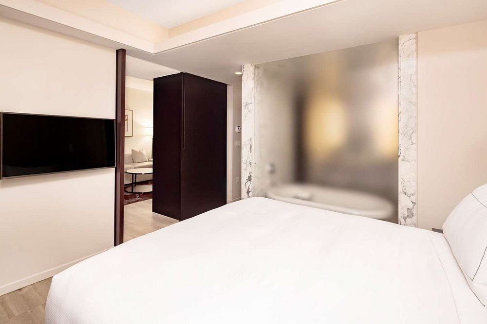 hilton 57th4